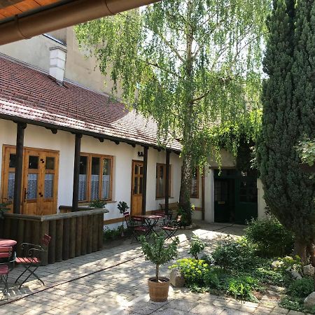 Scheinerhaus Aparthotel Laa an der Thaya Buitenkant foto