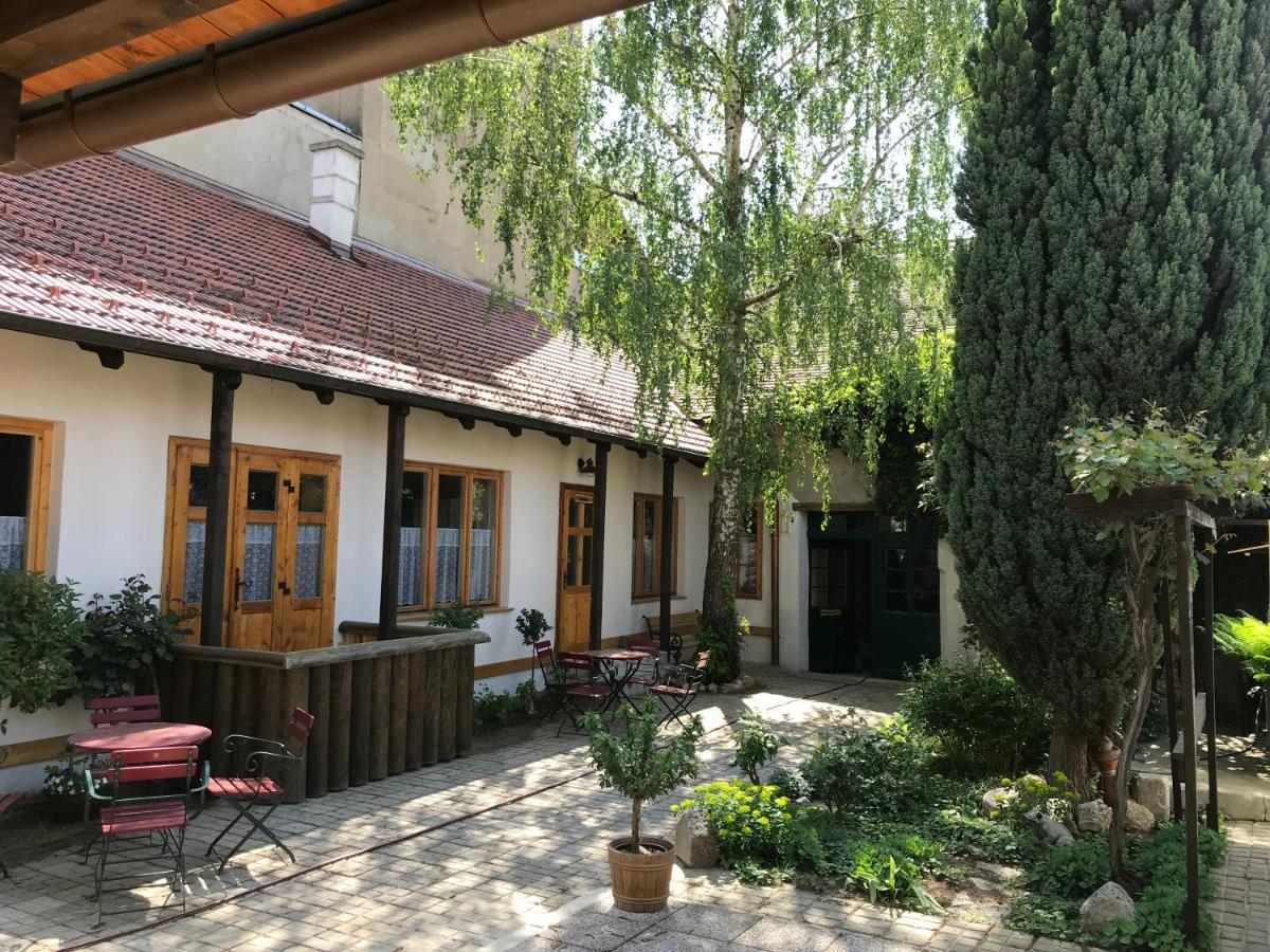 Scheinerhaus Aparthotel Laa an der Thaya Buitenkant foto