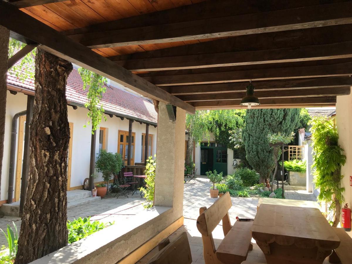 Scheinerhaus Aparthotel Laa an der Thaya Buitenkant foto